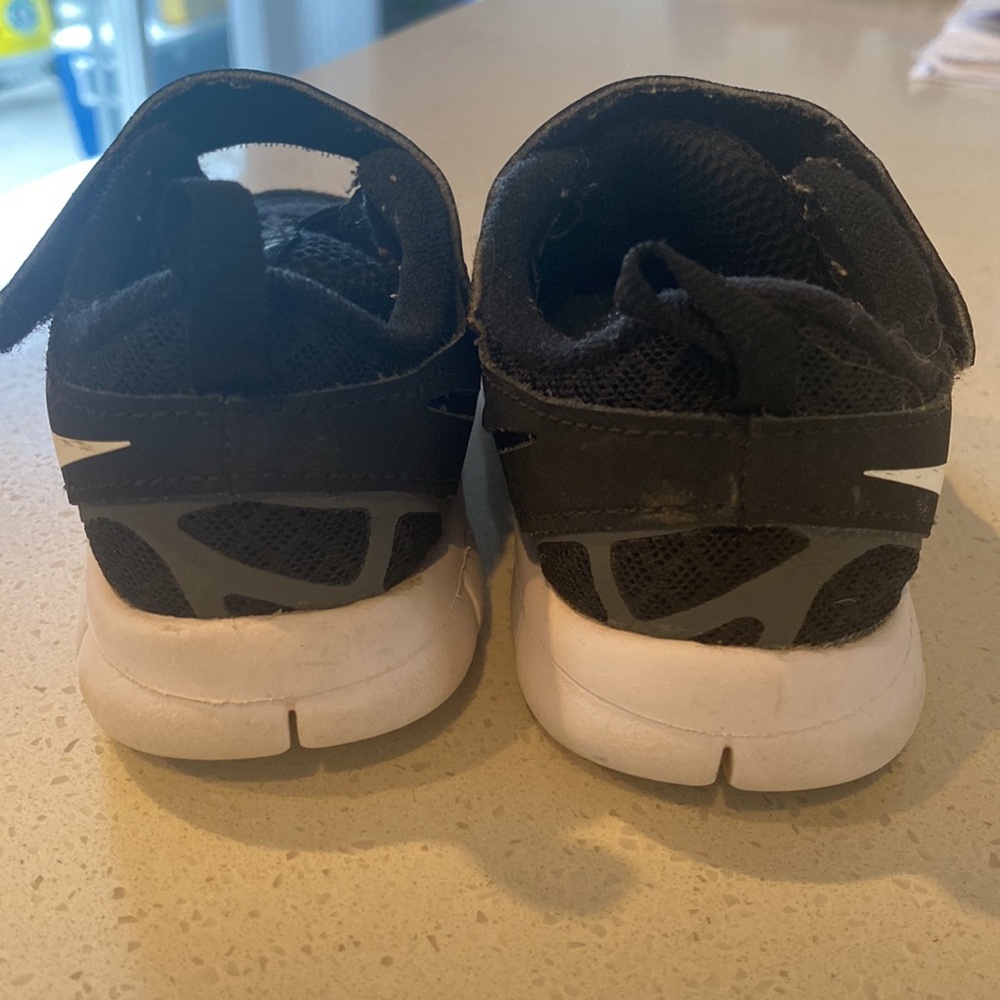 Toddler Nike Free run2 runners - Picture 5 of 6